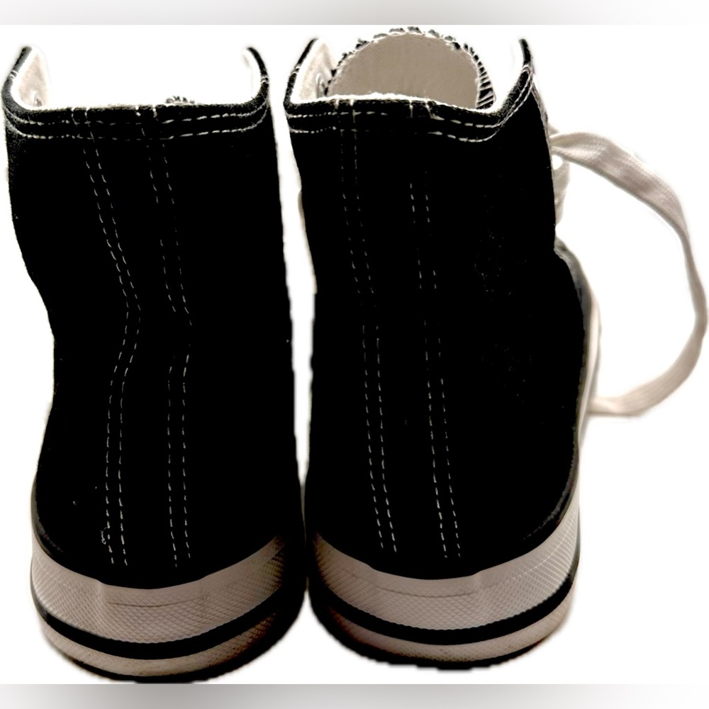 Women's High top Black& White Shoes Size 7 Upper& Lining Canvas Comfy - Picture 4 of 5